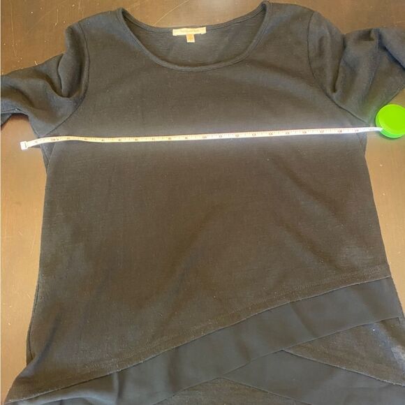 Skies Are Blue Knit 3/4 Length Tee w/ Asymmetrical Front Details•Large•Black - Picture 5 of 8